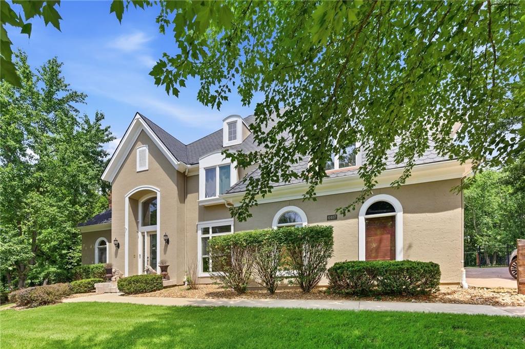 Photo of 4407 N MULBERRY Drive Kansas City MO 64116