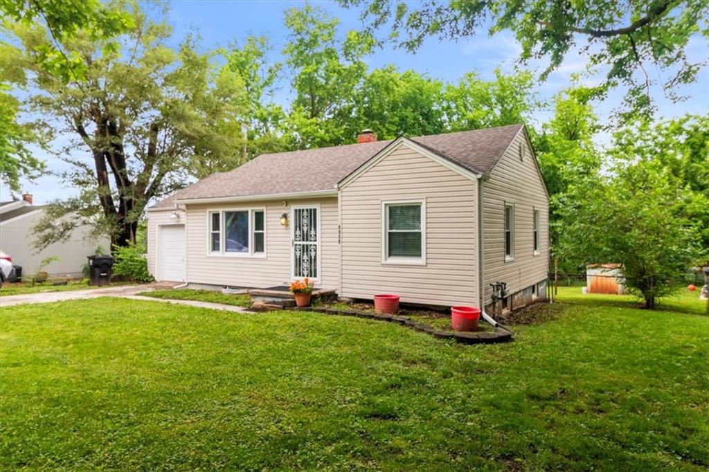 Photo of 8958 E 55th Street Raytown MO 64133