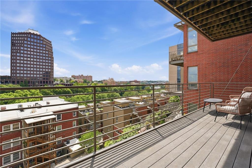 Photo of 4521 Wornall Road #208 Kansas City MO 64111