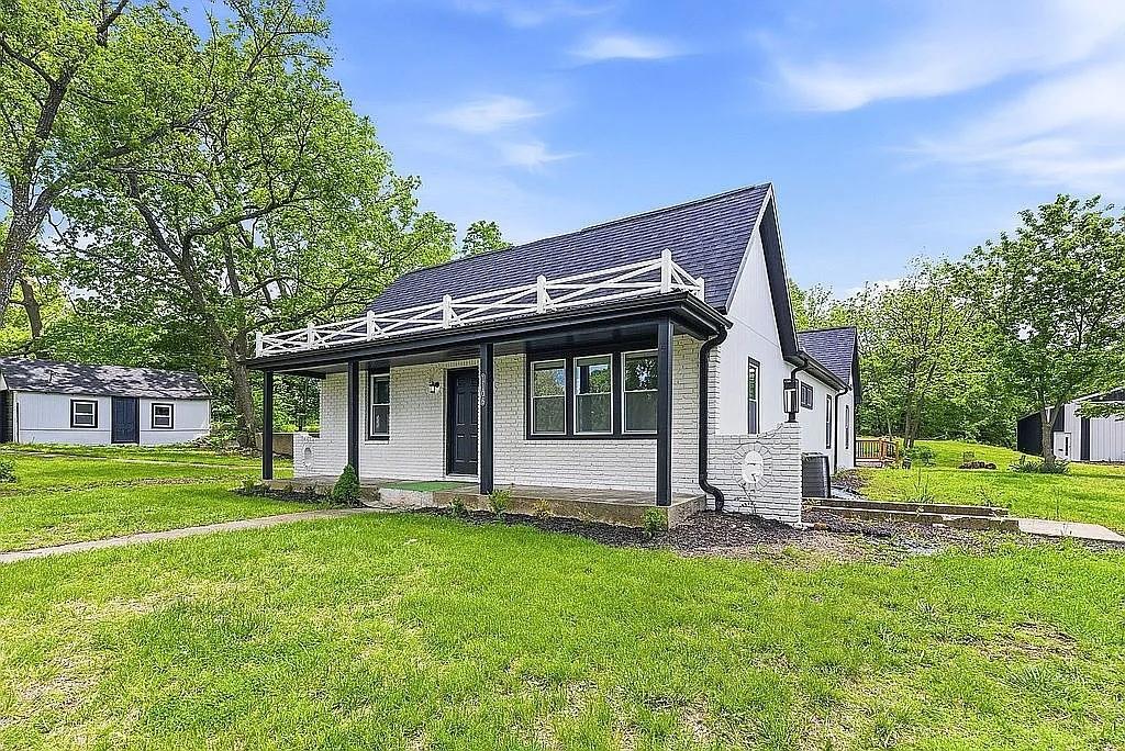 Photo of 1106 College Hill Street Pleasant Hill MO 64080