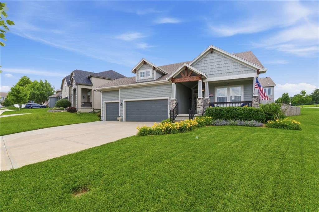 Photo of 1019 N Cedarcrest Drive Olathe KS 66061