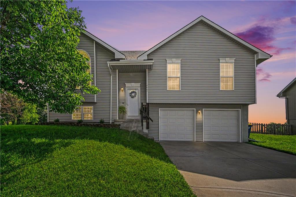 Photo of 18607 Wildflower Drive Smithville MO 64089