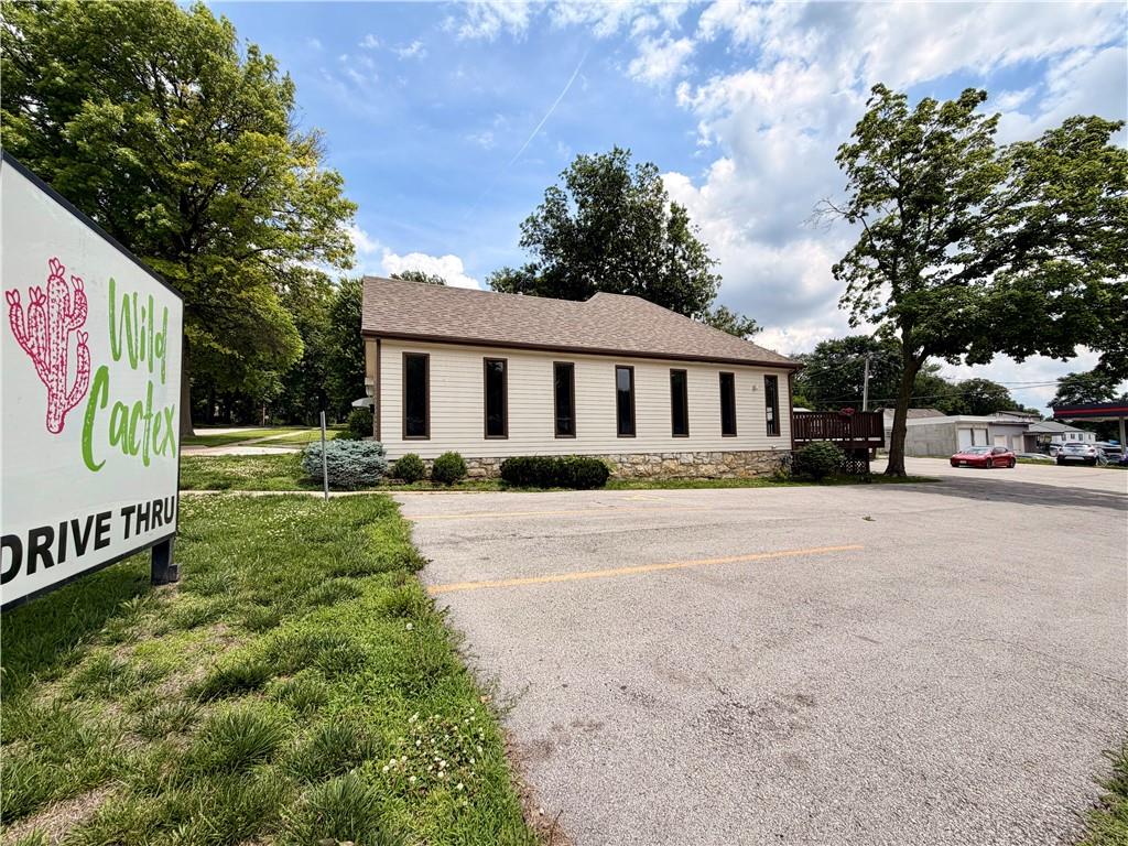 Photo of 323 Elm Street Leavenworth KS 66048