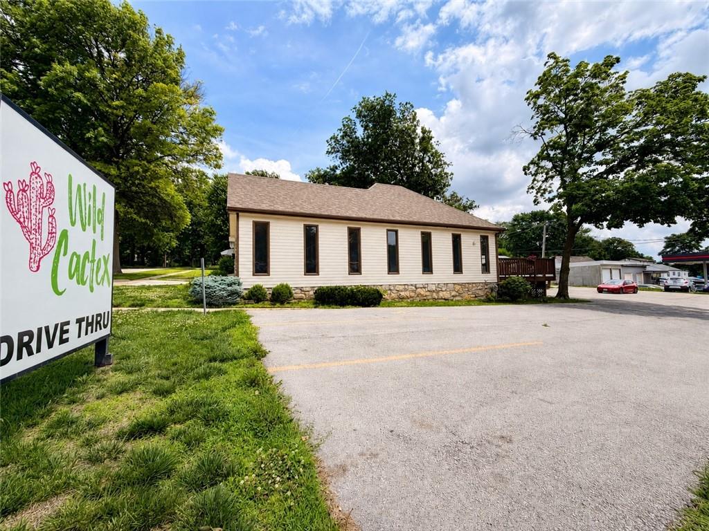 Photo of 323 Elm Street Leavenworth KS 66048