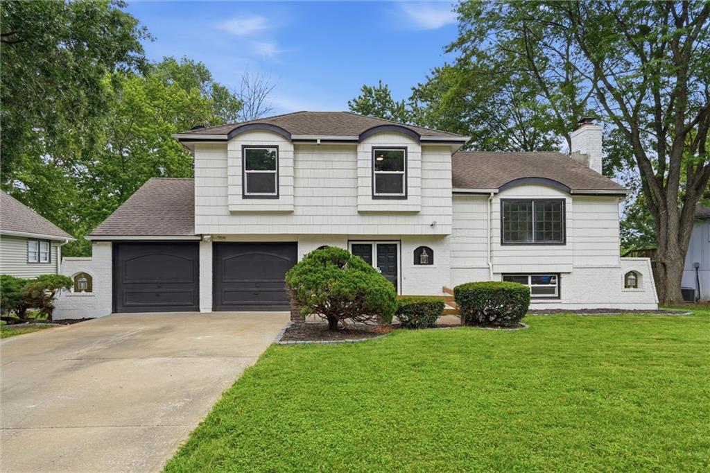 Photo of 6901 E 127th Terrace Grandview MO 64030