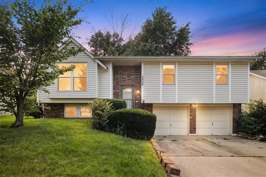 Photo of 3008 S Bryn Mawr Drive Independence MO 64057