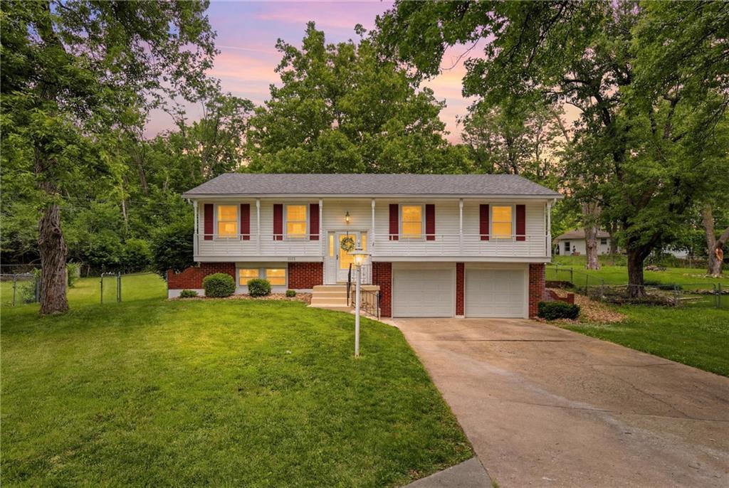 Photo of 10601 Walrond Avenue Kansas City MO 64137