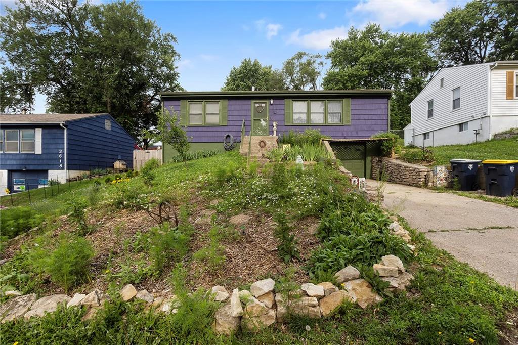 Photo of 3622 NE Cypress Drive Kansas City MO 64117