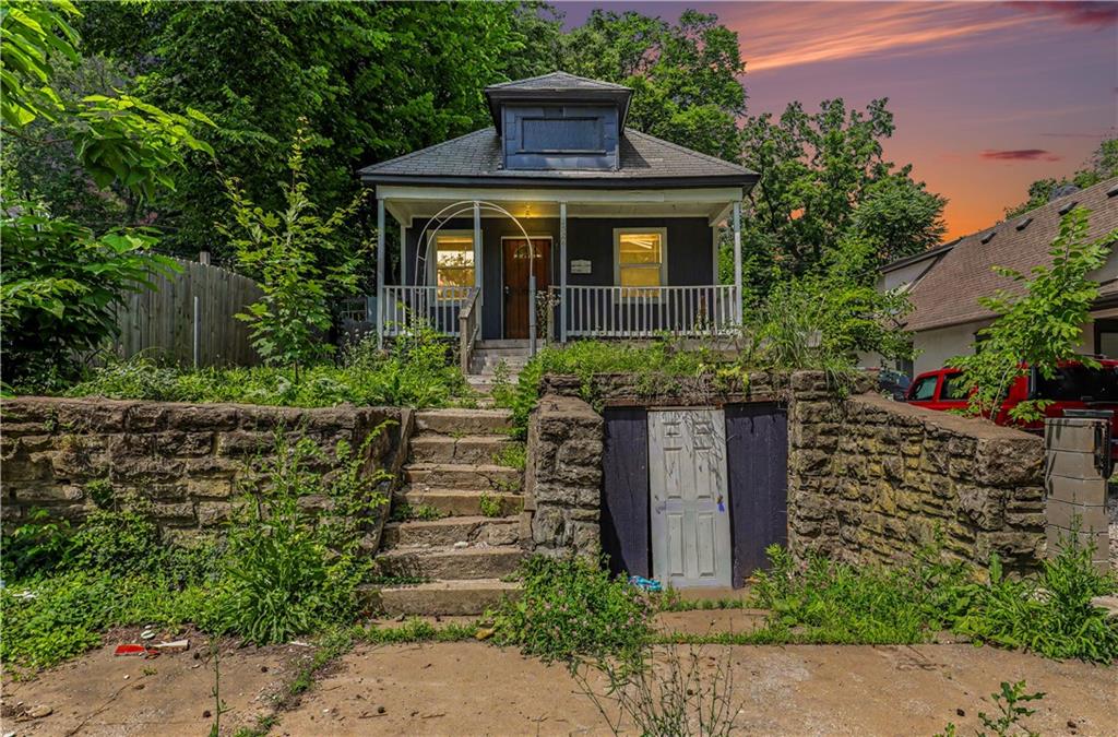 Photo of 2524 Kensington Avenue Kansas City MO 64127