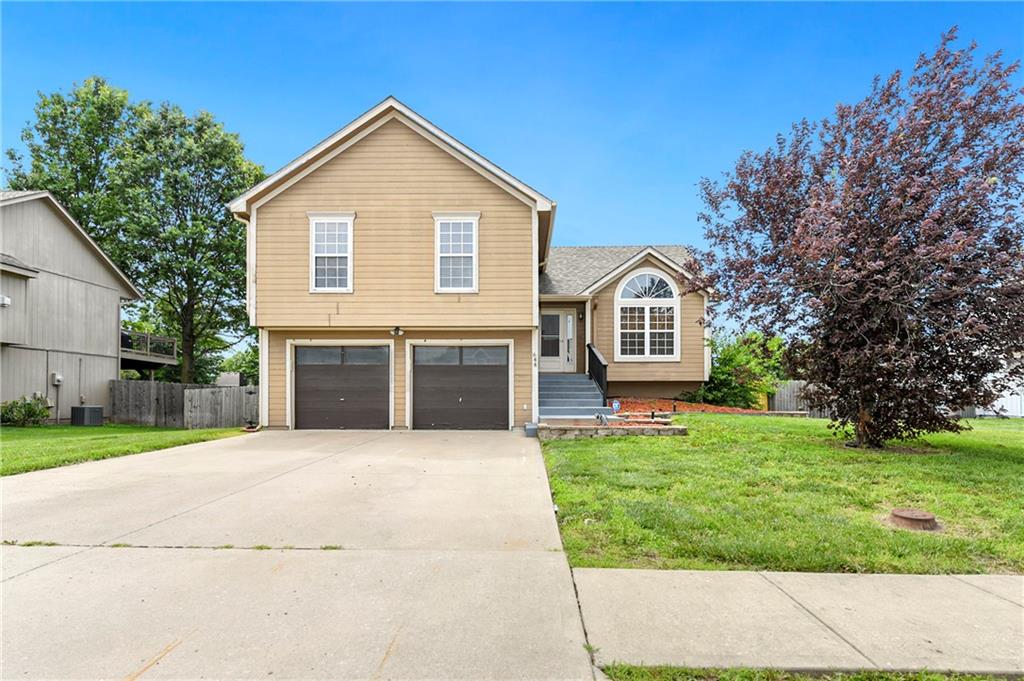 Photo of 644 SE JONATHON Avenue Lee's Summit MO 64063