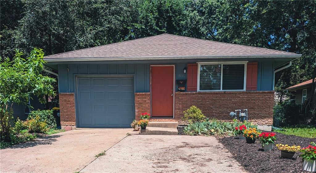 Photo of 308 E 78th Terrace Kansas City MO 64114