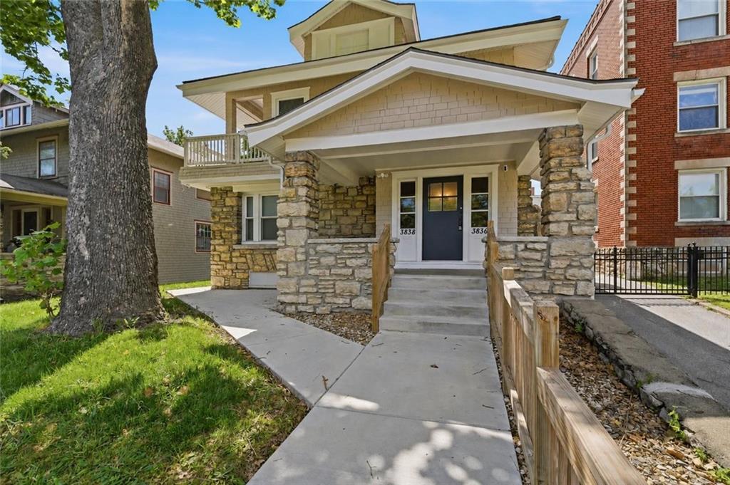 Photo of 3836 Wyandotte Street Kansas City MO 64111