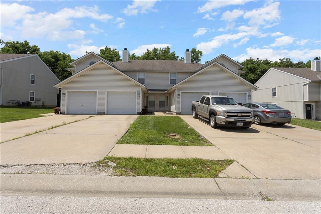 Photo of 104 NE Dogwood Street Oak Grove MO 64075