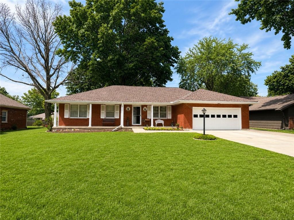 Photo of 1101 SW Azure Avenue Blue Springs MO 64015