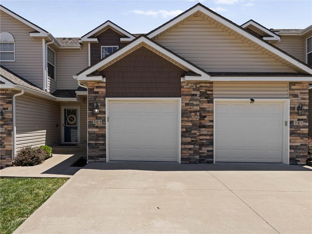 Photo of 213 Pointe Lane Raymore MO 64083