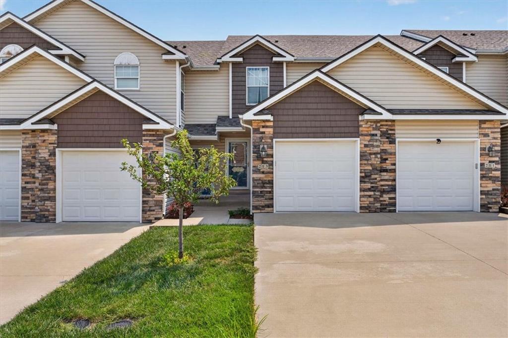 Photo of 213 Pointe Lane Raymore MO 64083