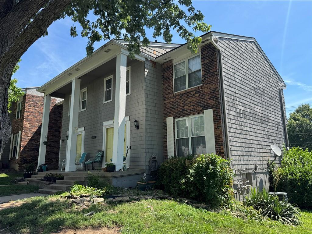 Photo of 8033 N Harrison Lane Kansas City MO 64118