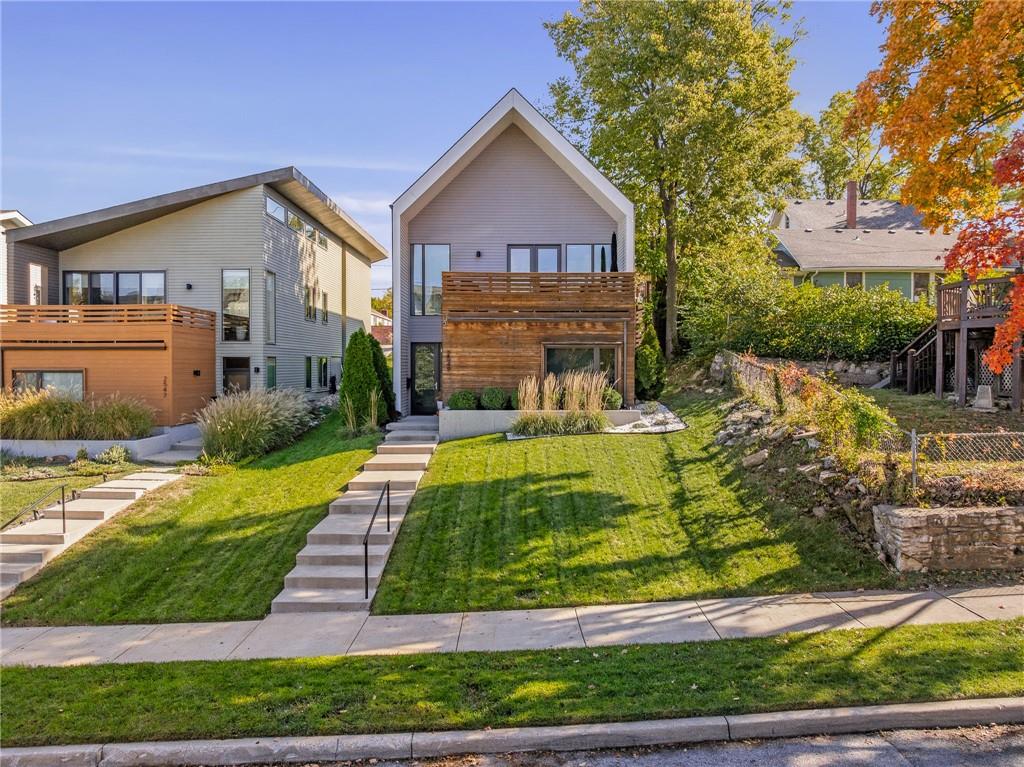 Photo of 2549 Tracy Avenue Kansas City MO 64108