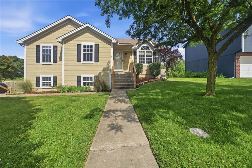 Photo of 11131 N Lewis Avenue Kansas City MO 64157