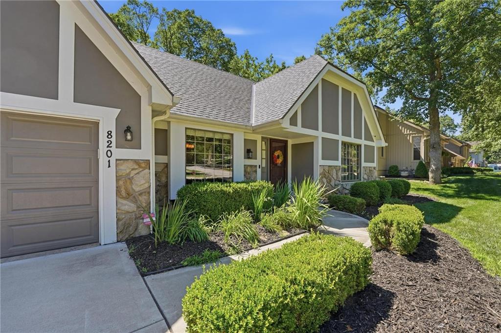 Photo of 8201 N Oregon Drive Kansas City MO 64151