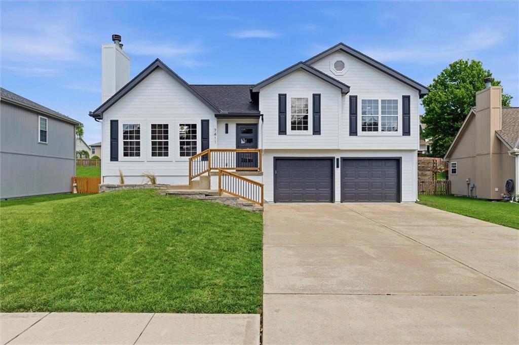 Photo of 7411 N Mckinley Avenue Kansas City MO 64158