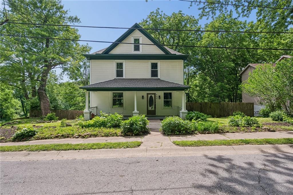 Photo of 400 West Street Parkville MO 64152