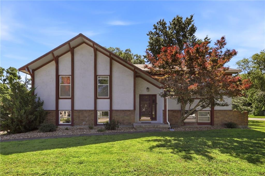 Photo of 1424 Woodlawn Drive Warrensburg MO 64093