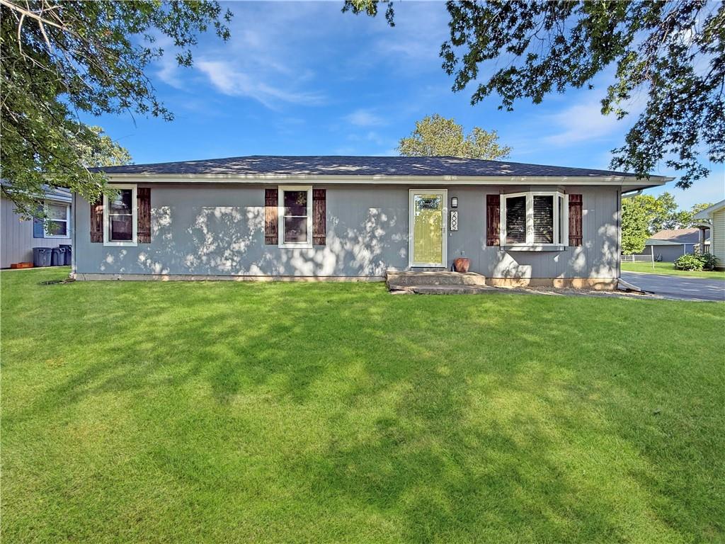 Photo of 2005 Cypress Street Higginsville MO 64037