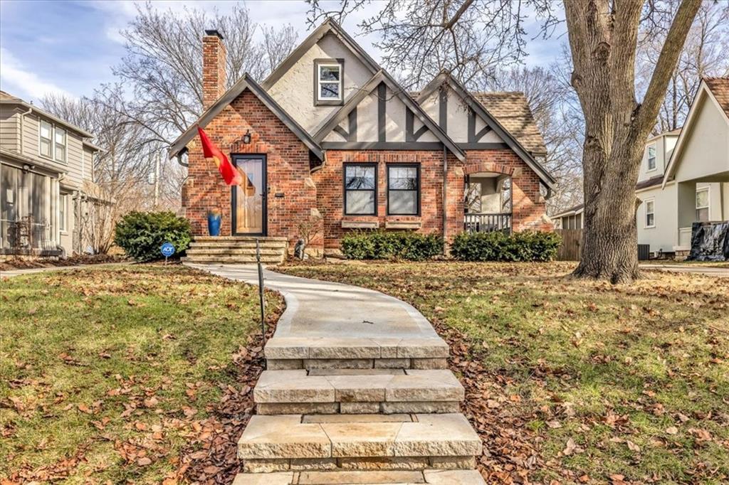 Photo of 7547 Grand Avenue Kansas City MO 64114