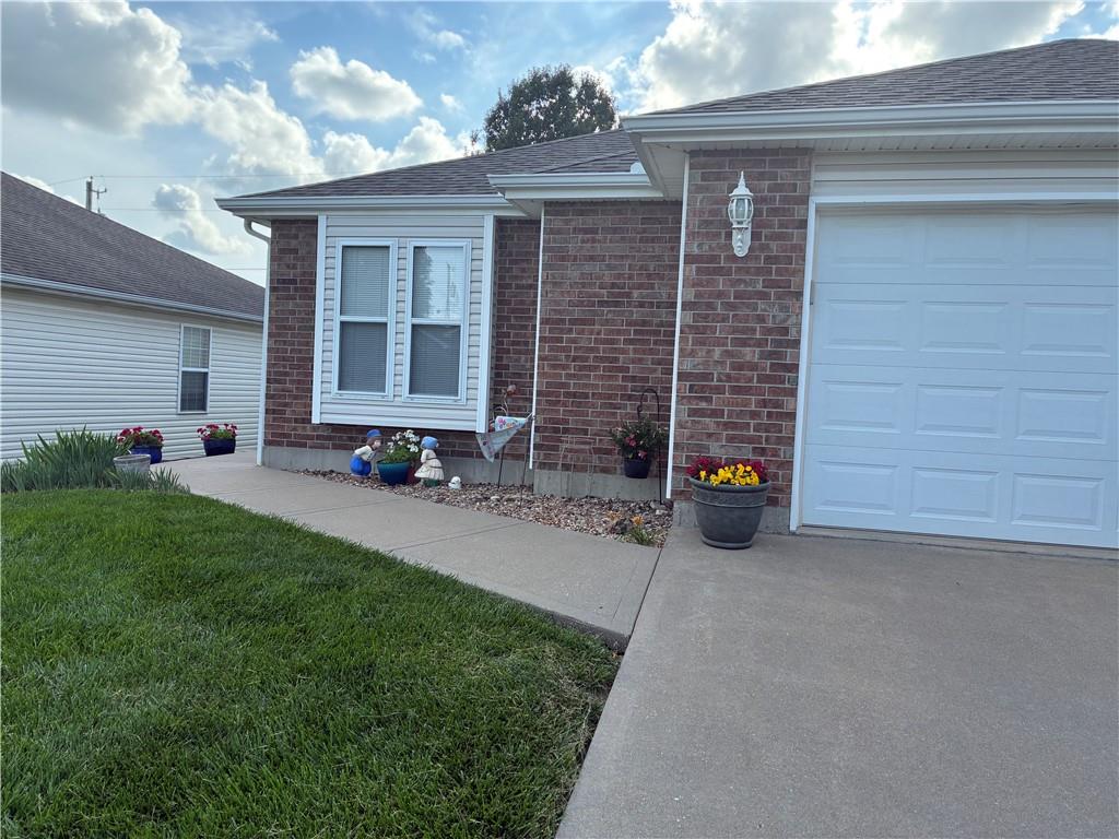 Photo of 3004 Prairie View Drive Harrisonville MO 64701
