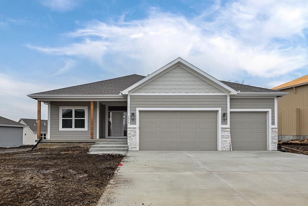Photo of 15601 Austin Court Basehor KS 66007