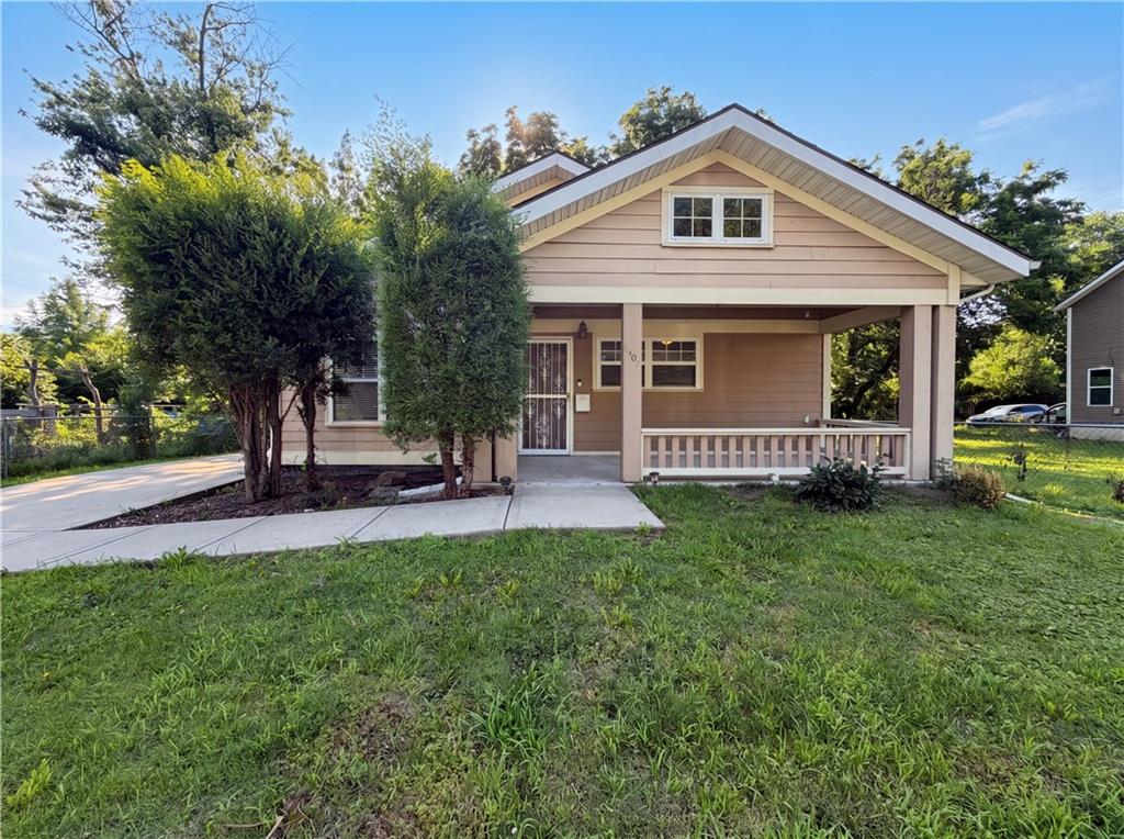 Photo of 3407 Forest Avenue Kansas City MO 64109