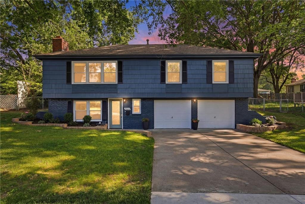 Photo of 10014 Moody Park Drive Overland Park KS 66212