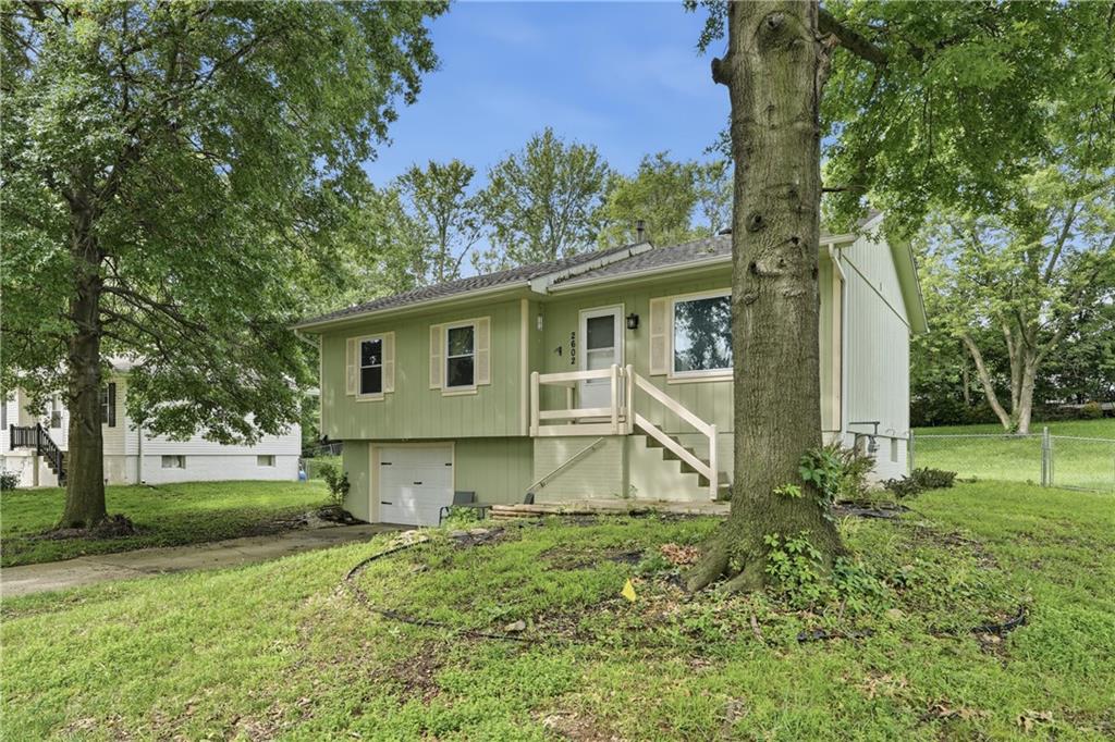 Photo of 2602 Leewood Road Harrisonville MO 64701