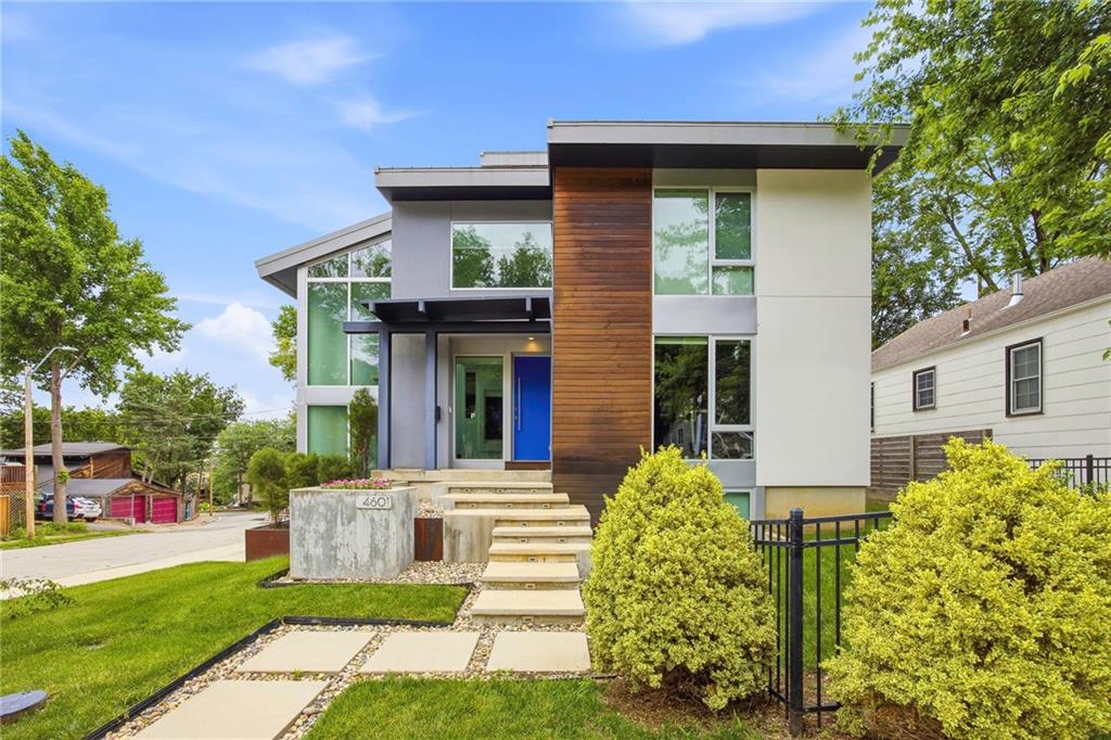Photo of 4601 Mercier Street Kansas City MO 64112