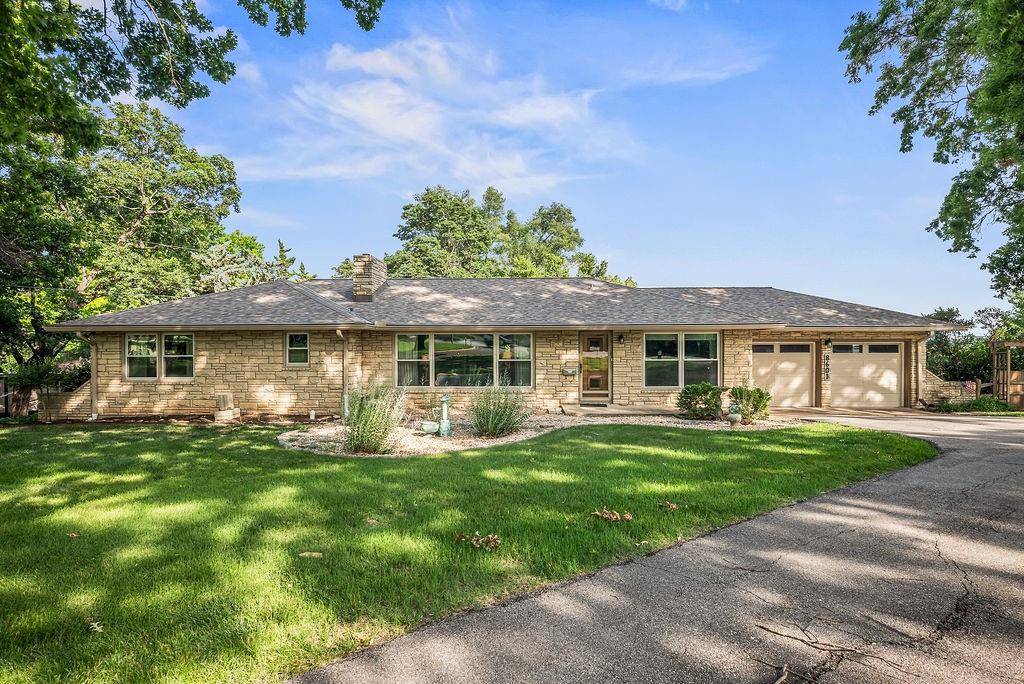 Photo of 8601 Metcalf Avenue Overland Park KS 66212