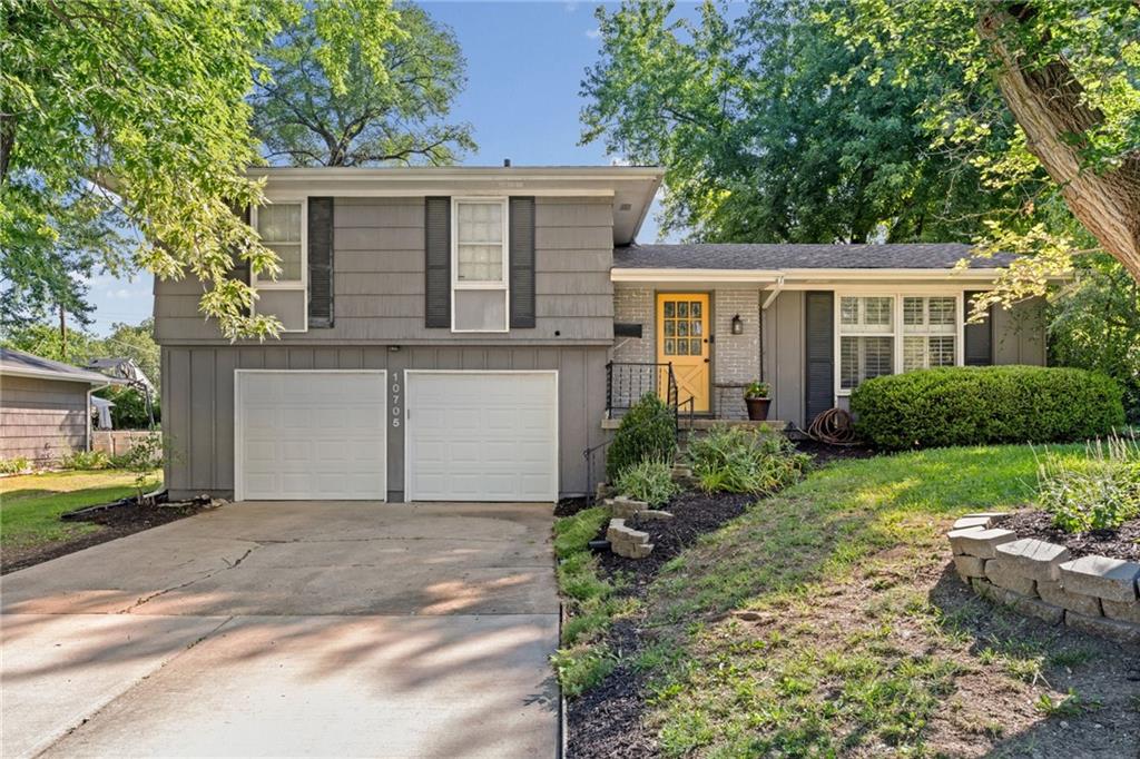 Photo of 10705 Walrond Avenue Kansas City MO 64137