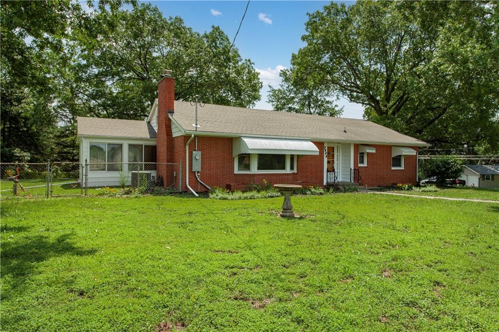 Photo of 7323 Manchester Avenue Kansas City MO 64133