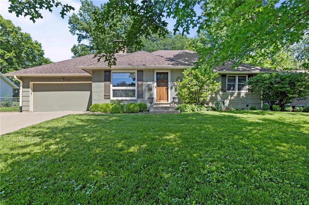 Photo of 7729 Windsor Street Prairie Village KS 66208
