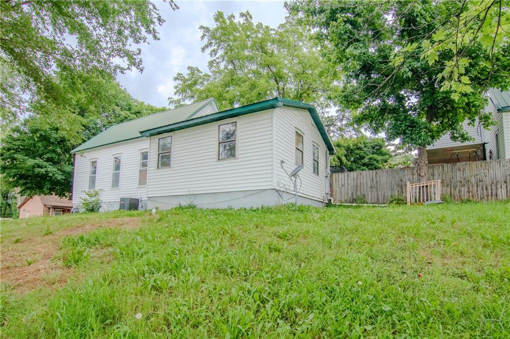 Photo of 104 W Osage Street Warsaw MO 65355
