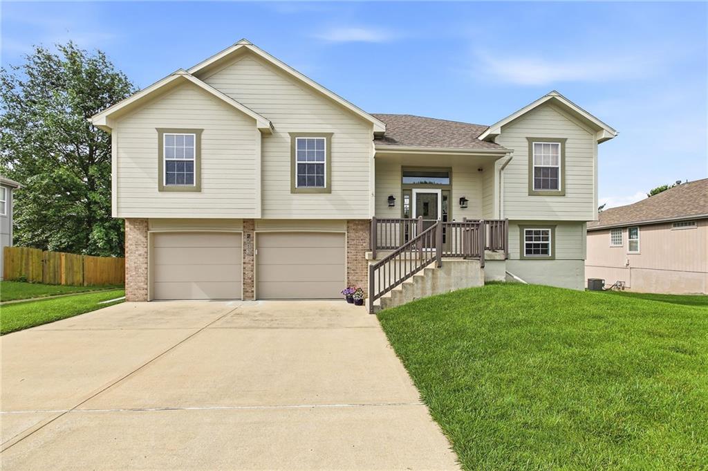 Photo of 2513 NE Old Paint Road Lee's Summit MO 64086