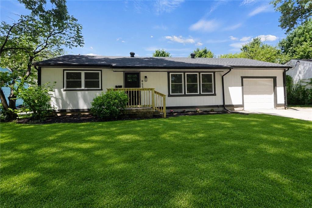Photo of 825 S Weaver Street Olathe KS 66061