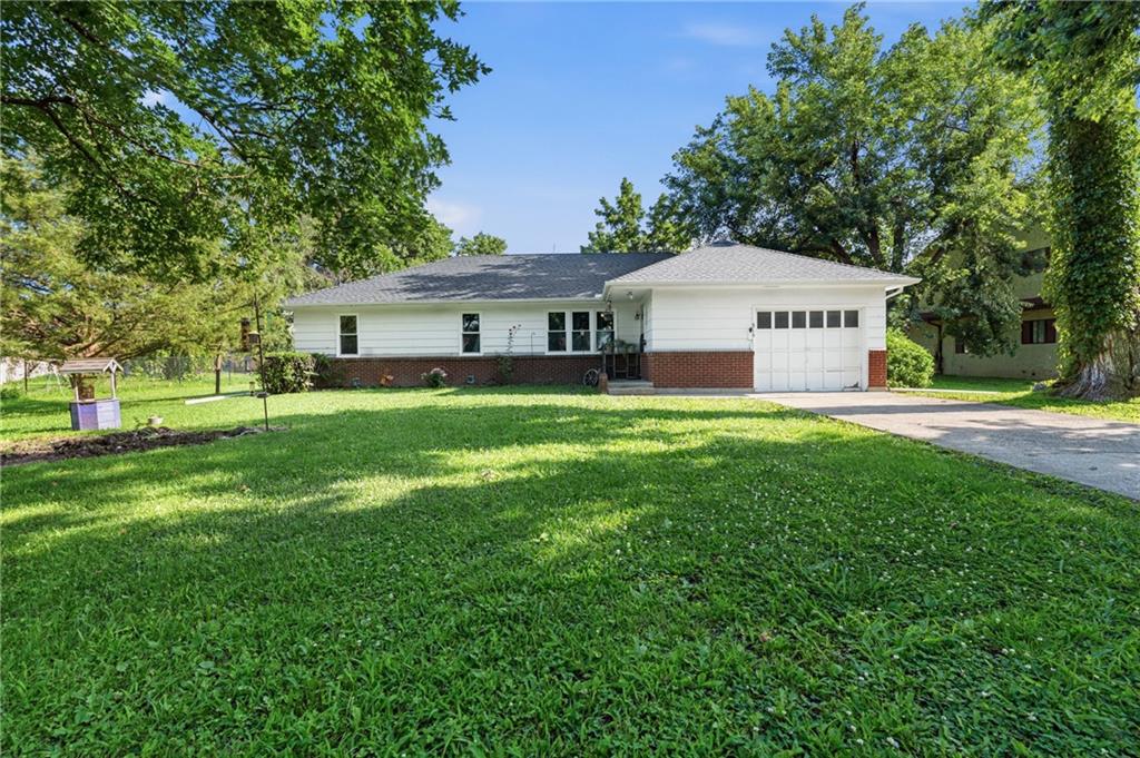 Photo of 816 Vine Street Lacygne KS 66040