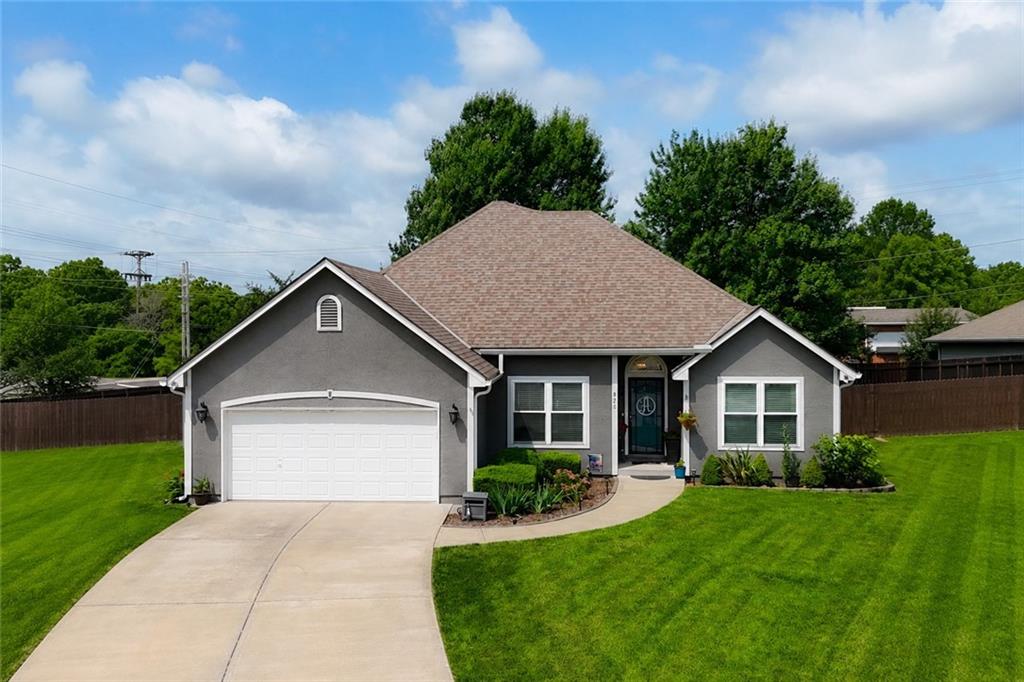 Photo of 820 SW BENJAMIN Circle Lee's Summit MO 64081