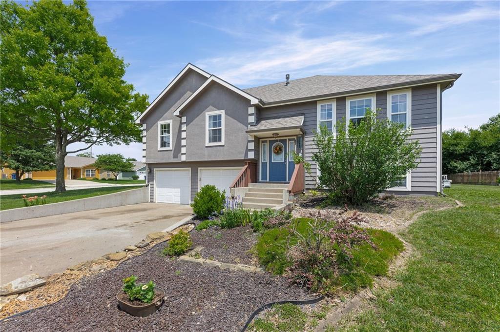 Photo of 1303 S Bury Street Tonganoxie KS 66086