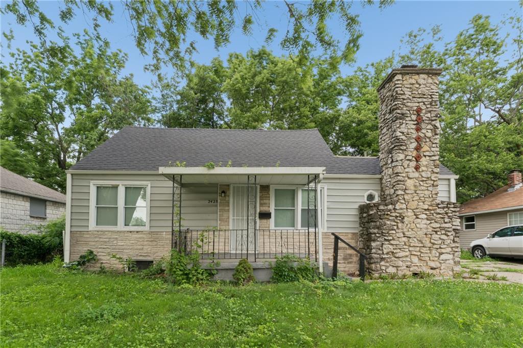 Photo of 2428 Oakley Avenue Kansas City MO 64127