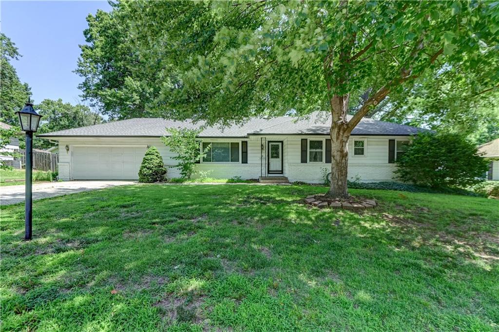 Photo of 10500 E 79th Terrace Raytown MO 64138