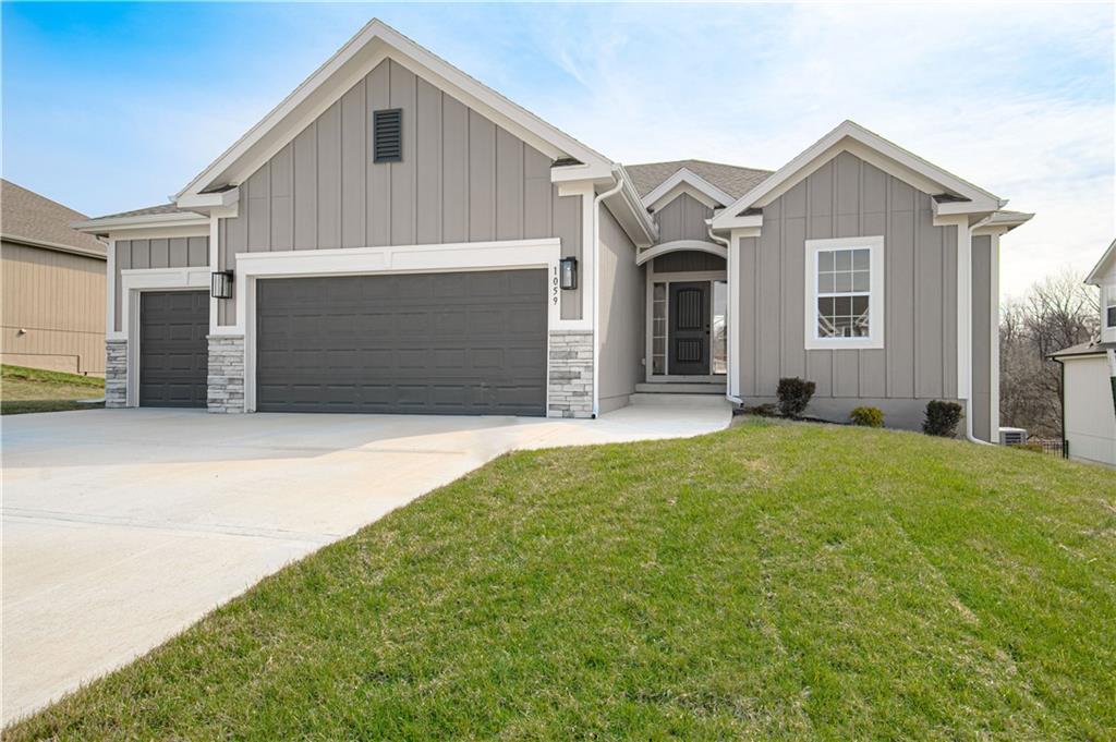 Photo of 605 E 13th Street Kearney MO 64060