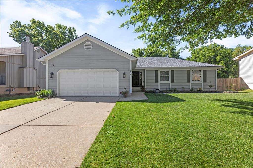 Photo of 2043 NE Patterson Drive Lee's Summit MO 64086