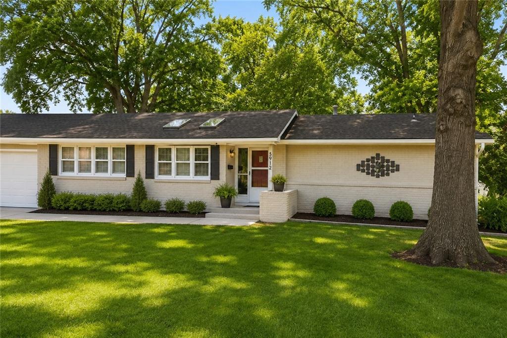 Photo of 5912 Longview Road Kansas City MO 64134